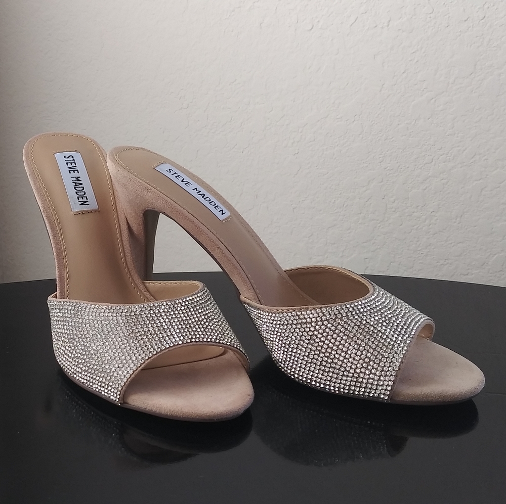 Heels - Picture 2 of 14